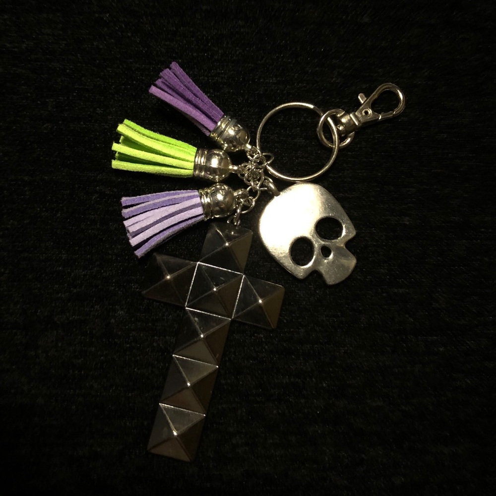 Skull and Pyramid cross with tassels keychain